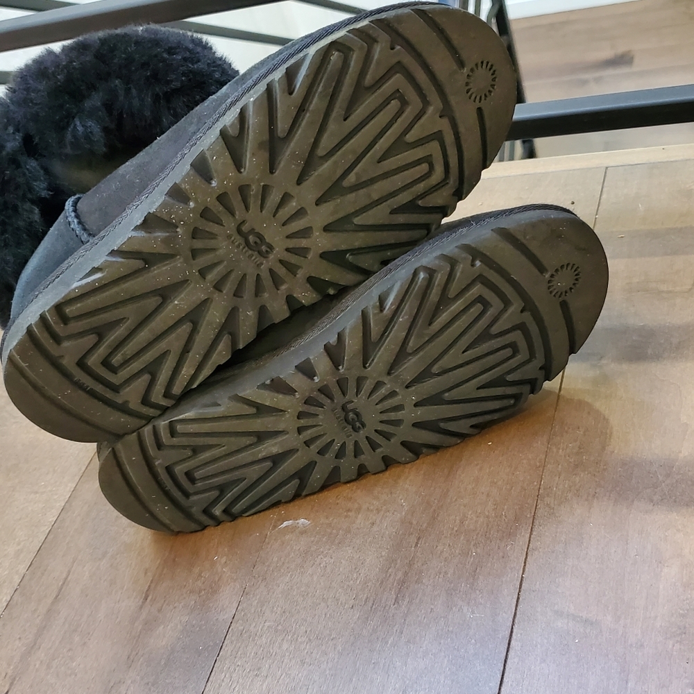 UGG boot - Picture 3 of 3